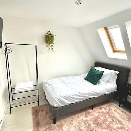 High-End 2 Bed Maisonette In Beaulieu Park Broomfield  Exteriör bild