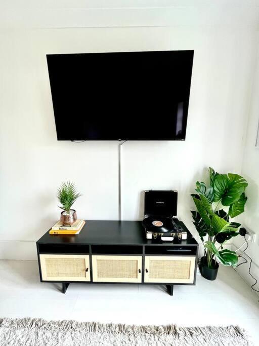High-End 2 Bed Maisonette In Beaulieu Park Broomfield  Exteriör bild